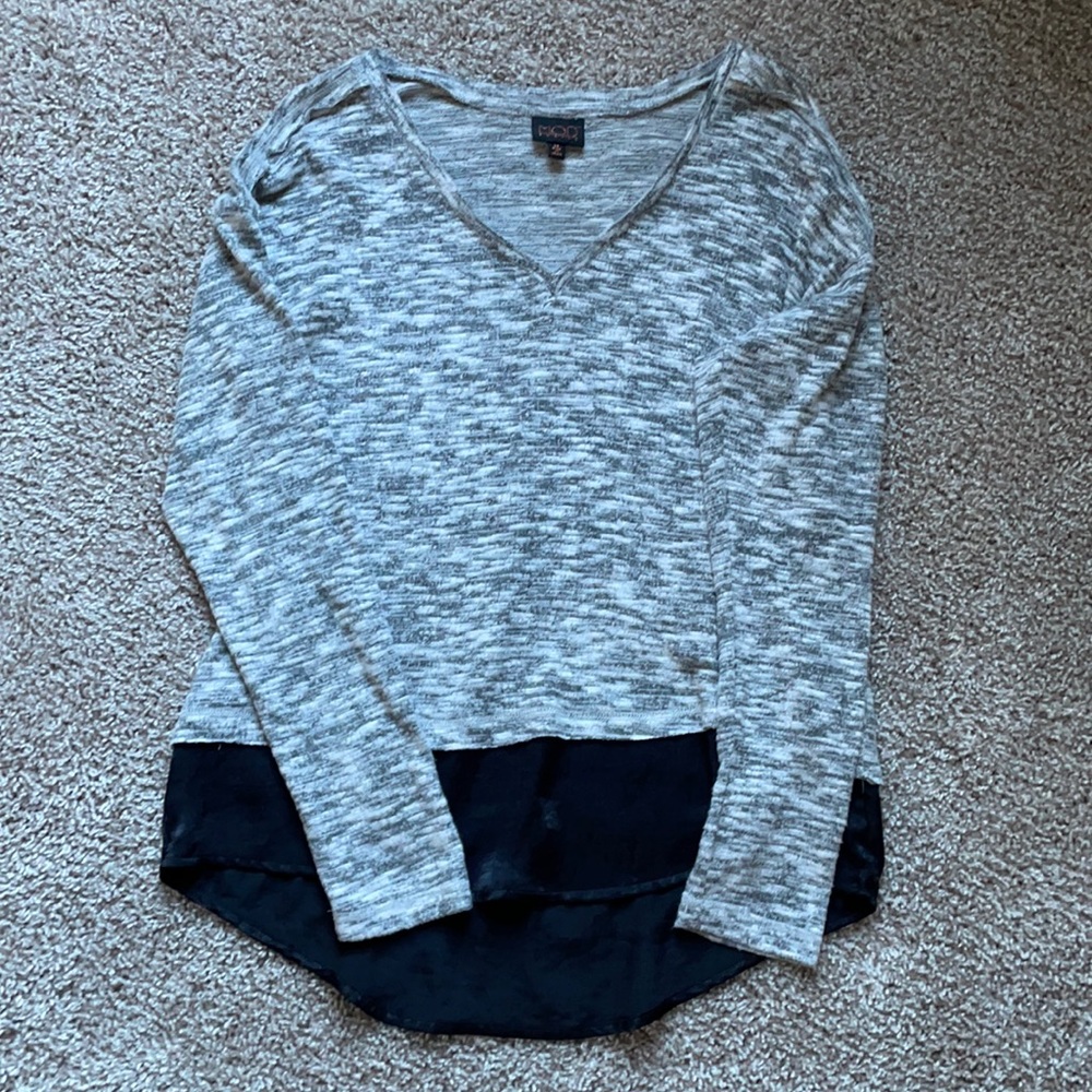 Mod long-sleeved shirt I’m Heather gray with black silk trim
